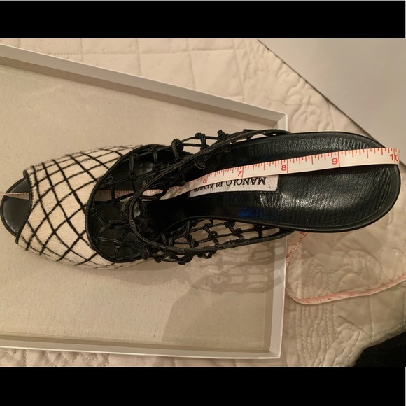 Authentic Manolo Blahnik shoes heels fishnet $995 - Picture 8 of 9